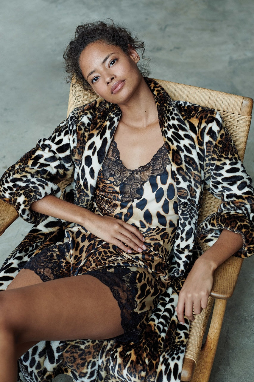 Natori Buy Plush Leopard Robe in Chestnut Online