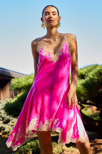Natori Lolita Lace V-Neck Silk Chemise