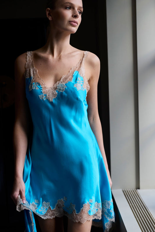 Natori Lolita Lace V-Neck Silk Chemise