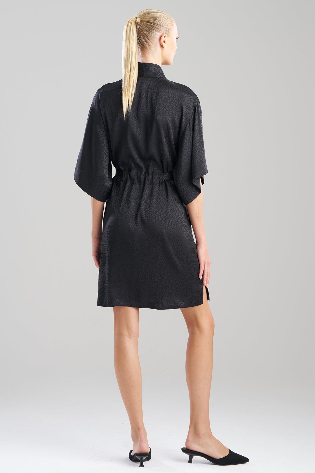 Natori Wilderness Satin Jacquard Wrap