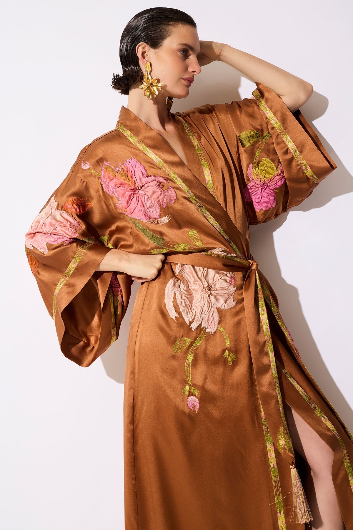 Natori Couture Brushstroke Embroidered Silk Robe
