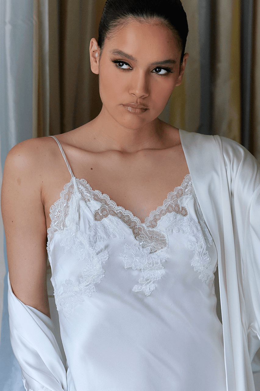 Natori Buy Lolita Lace Slit Gown in Warm White Online