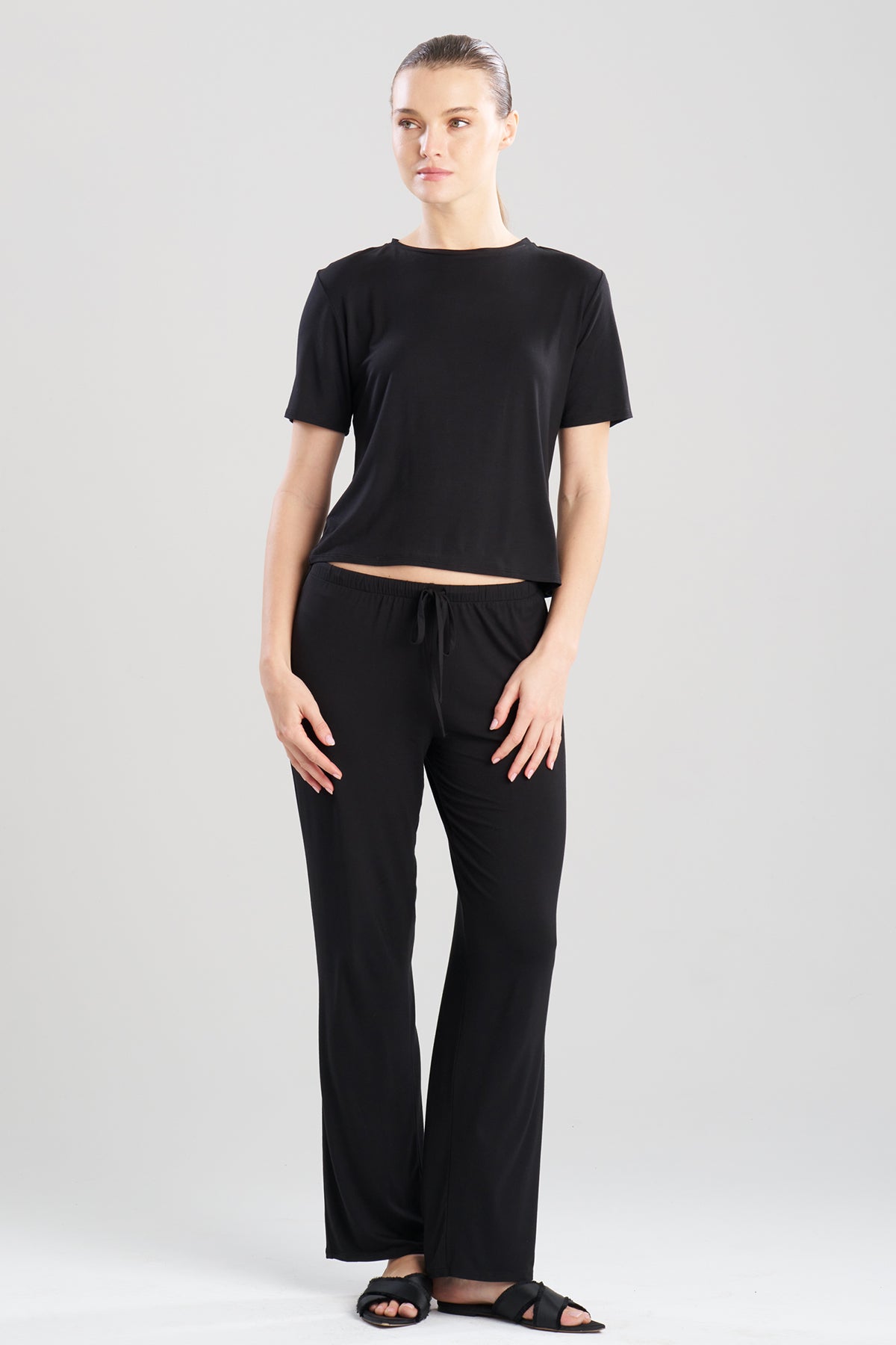 Natori Feathers Essentials Lenzing™ Ecovero™ Viscose Crew Neck PJ
