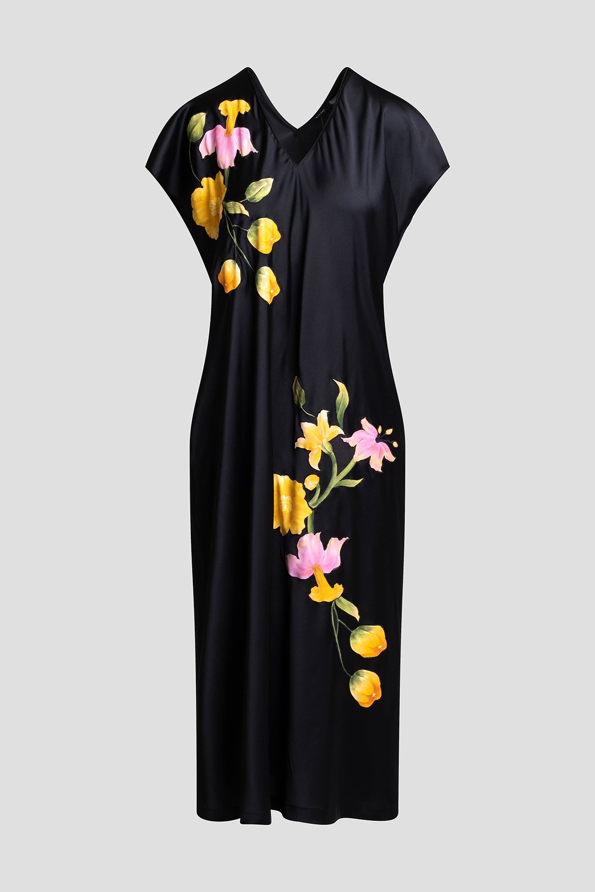 Natori Satin Essentials Embroidered Short Sleeve Caftan