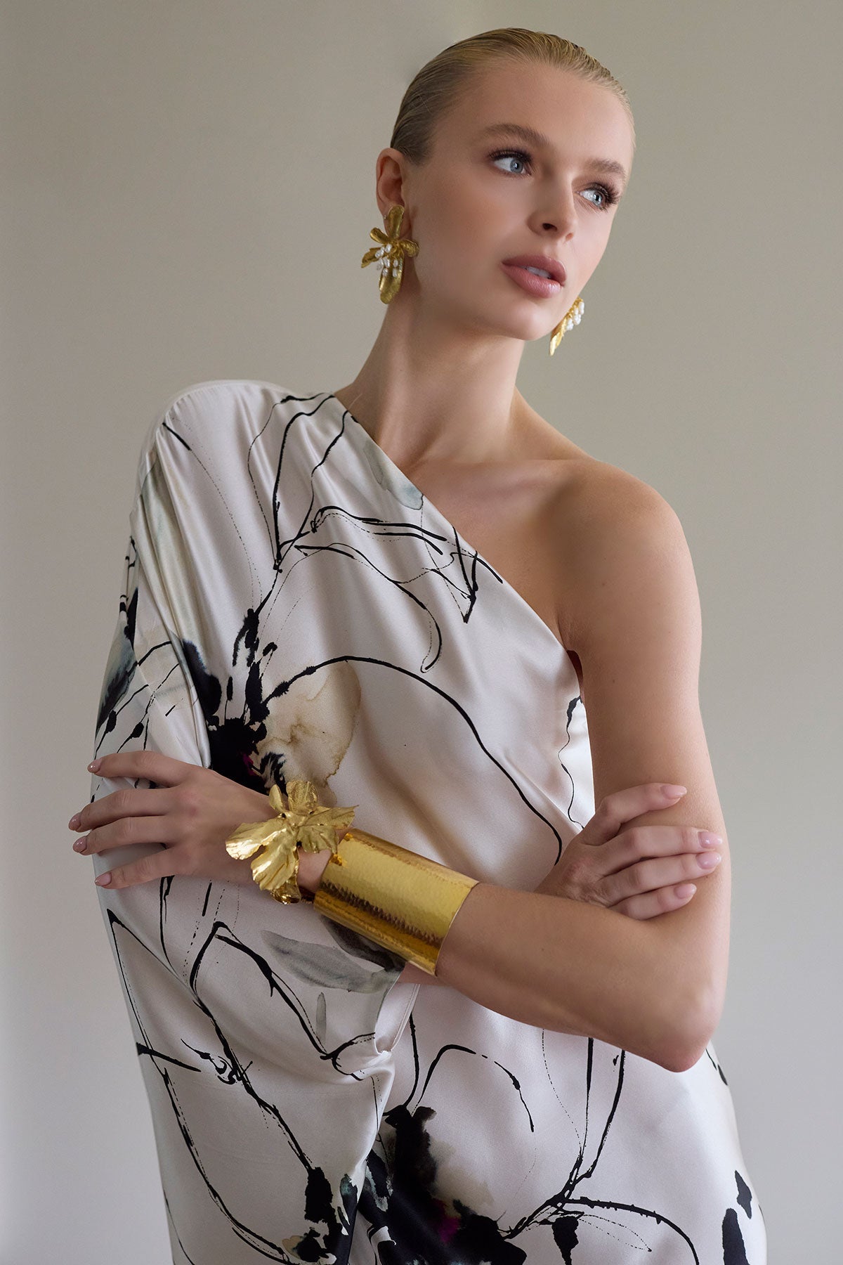 Natori Yumi One Shoulder Silk Caftan