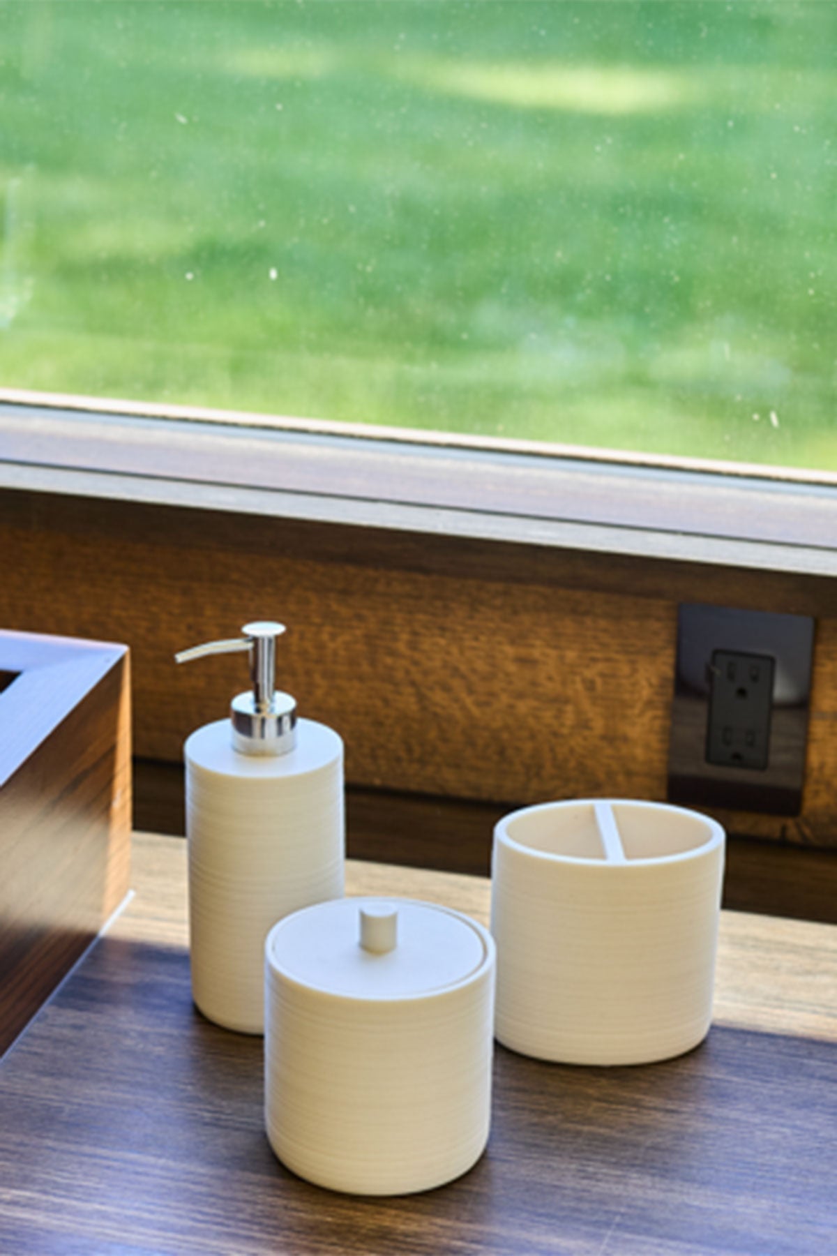 Natori Infinity Lidded Jar